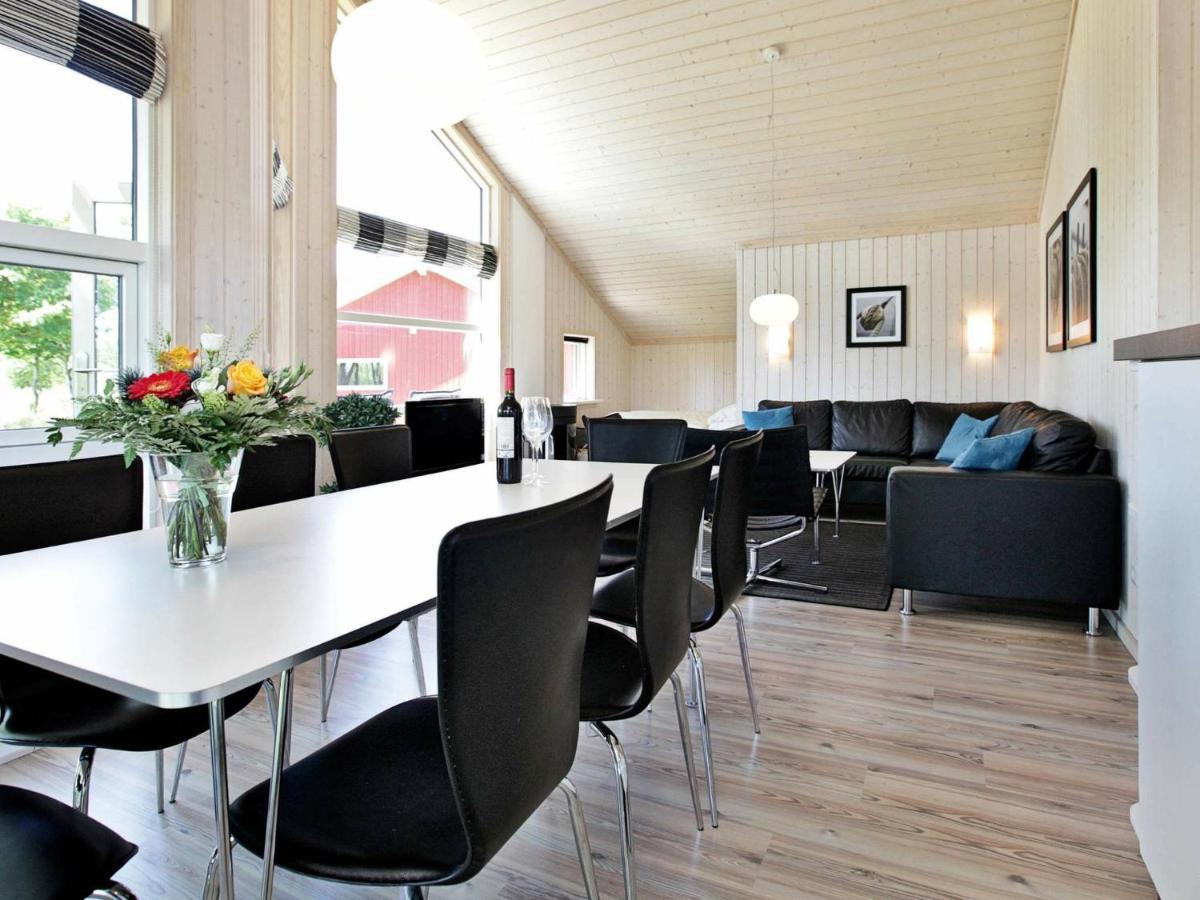 Three-Bedroom Holiday Home In Grossenbrode 8 Номер фото
